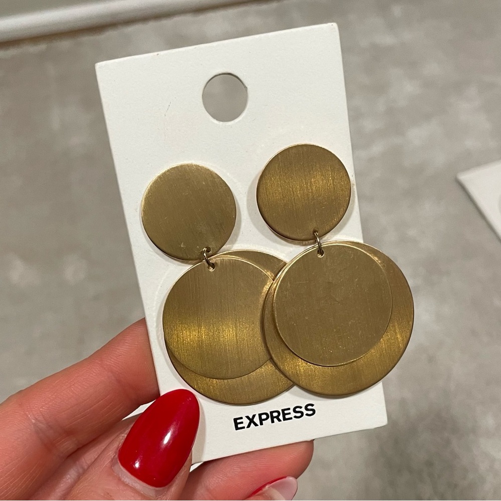 NWT Express gold dangle earrings